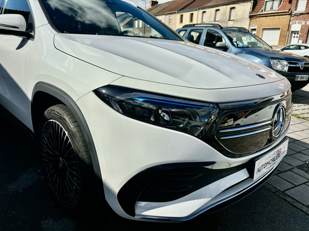 Mercedes EQA — 9