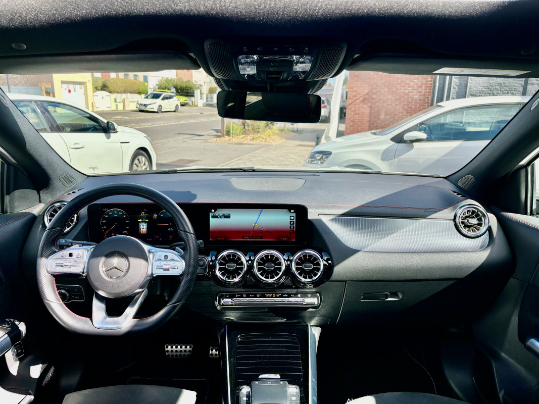 Mercedes EQA — 10