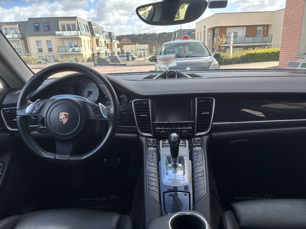 Porsche Panamera — 9