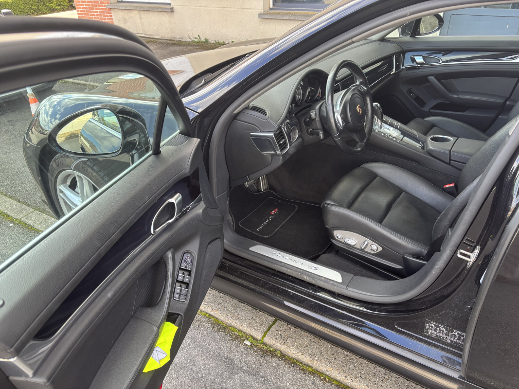 Porsche Panamera — 13