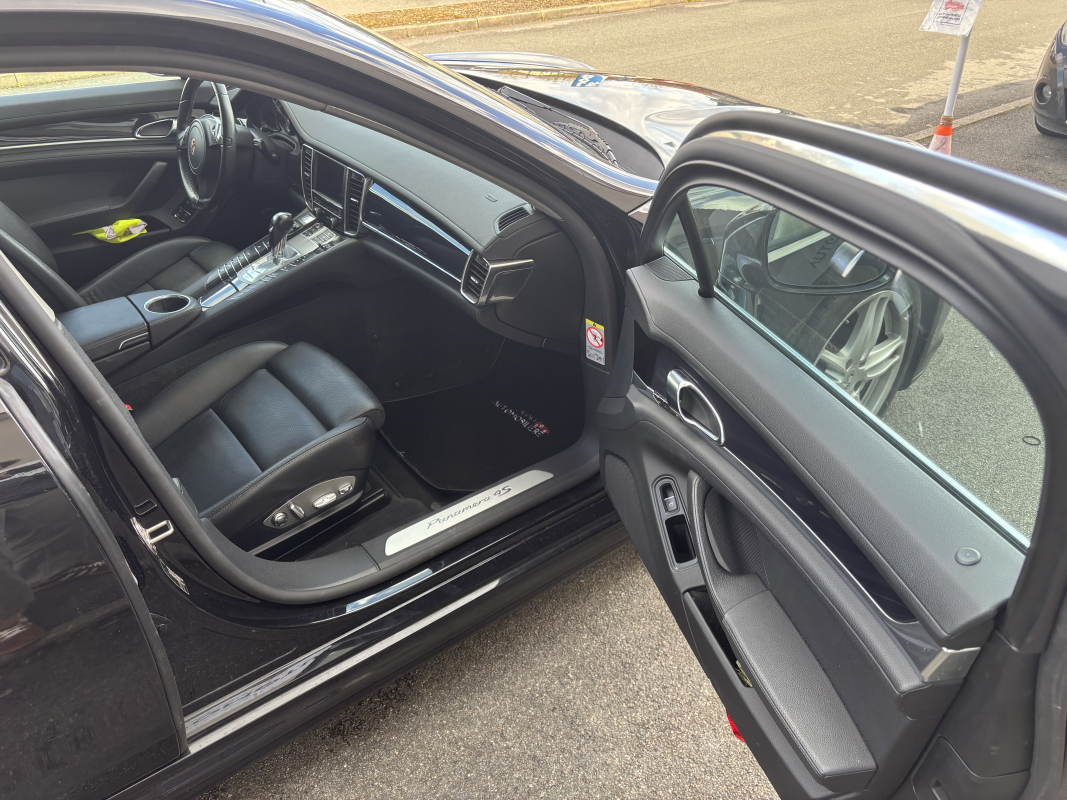 Porsche Panamera — 14