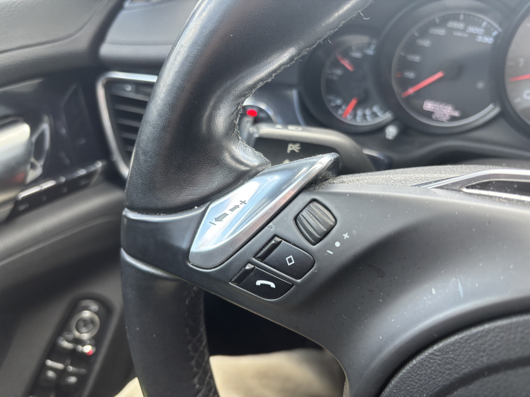 Porsche Panamera — 25