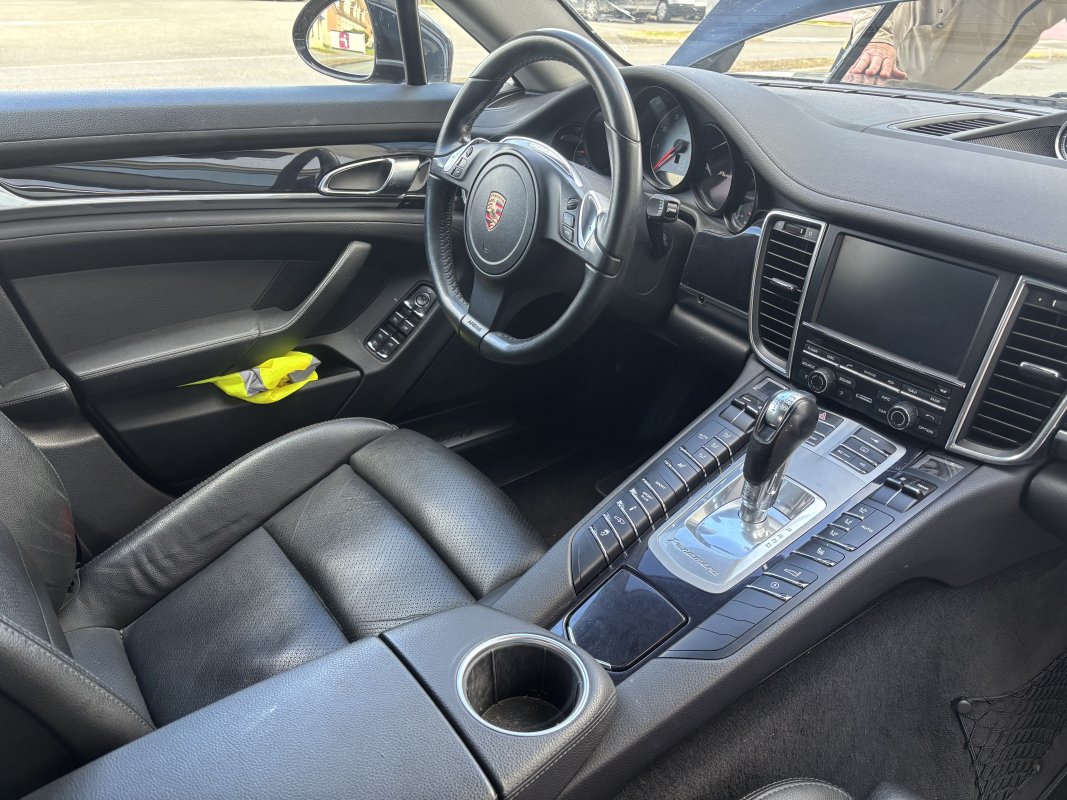 Porsche Panamera — 26
