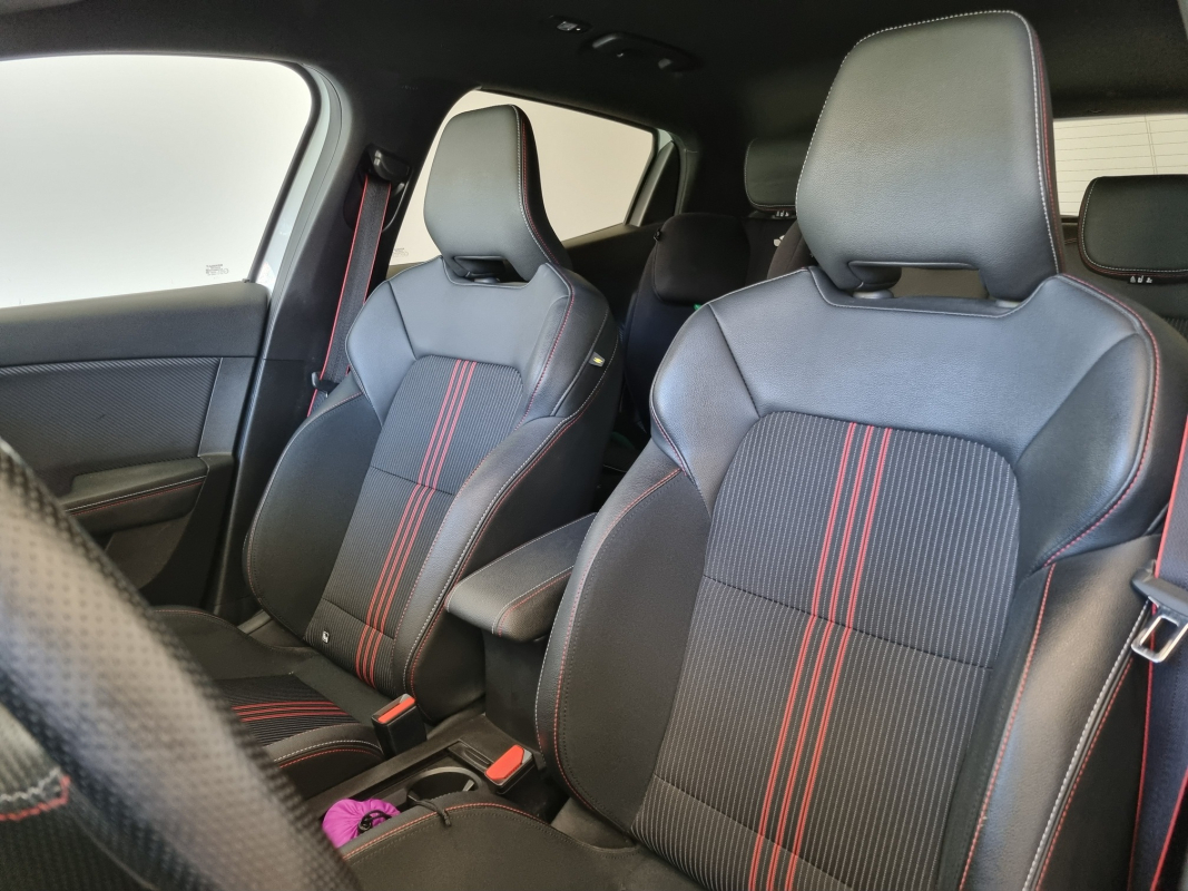 Renault Clio — 12