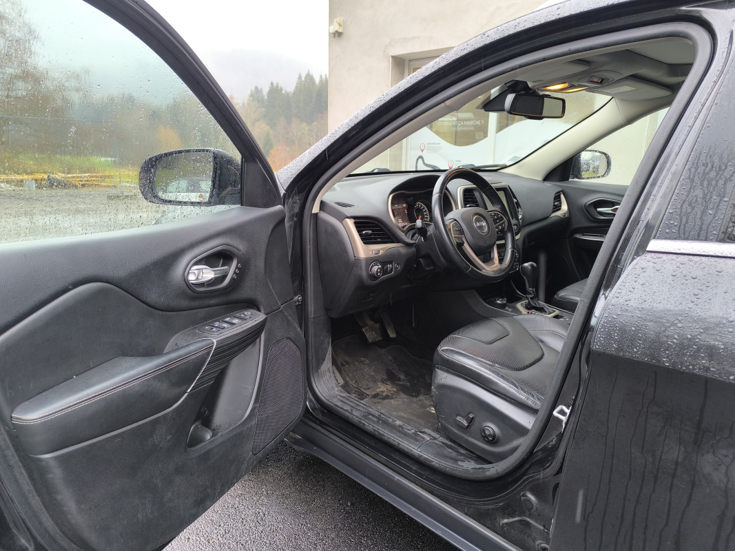 Chrysler JEEP CHEROKEE — 13