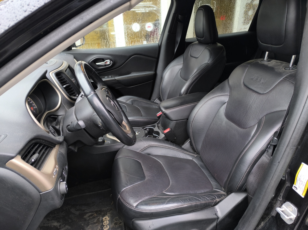 Chrysler JEEP CHEROKEE — 15