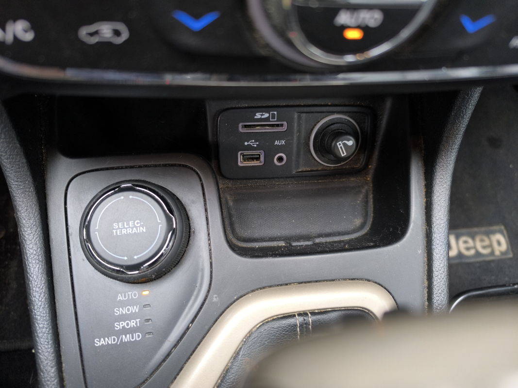 Chrysler JEEP CHEROKEE — 22