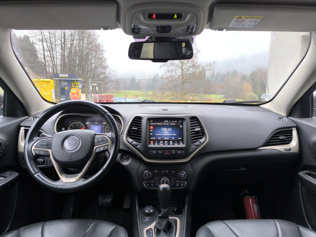 Chrysler JEEP CHEROKEE — 16