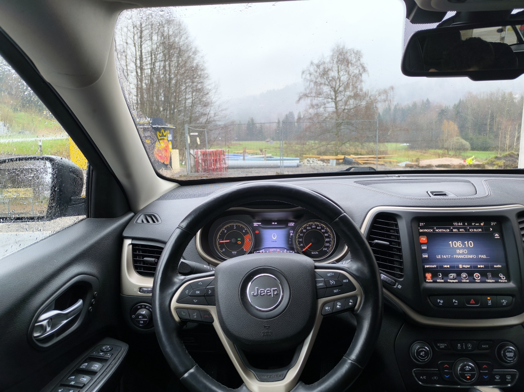 Chrysler JEEP CHEROKEE — 17