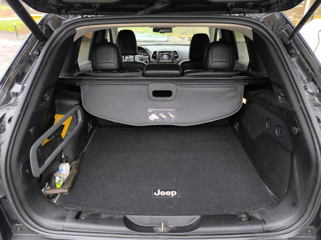 Chrysler JEEP CHEROKEE — 29