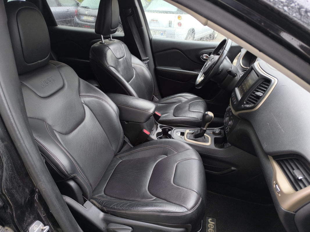 Chrysler JEEP CHEROKEE — 24