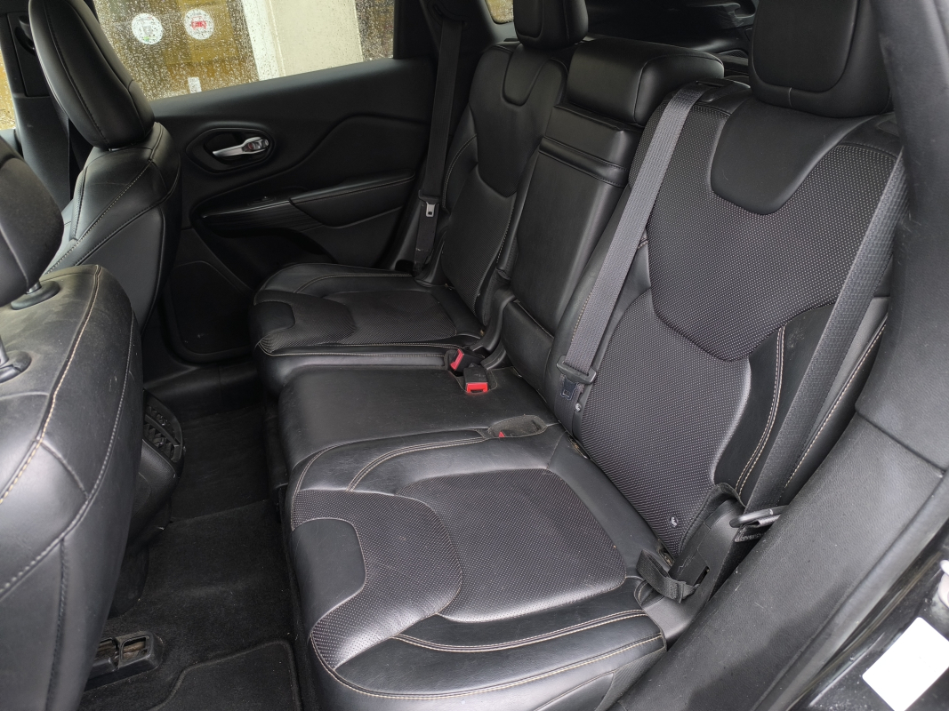 Chrysler JEEP CHEROKEE — 27