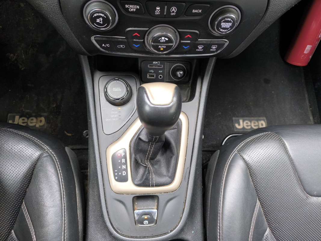 Chrysler JEEP CHEROKEE — 21