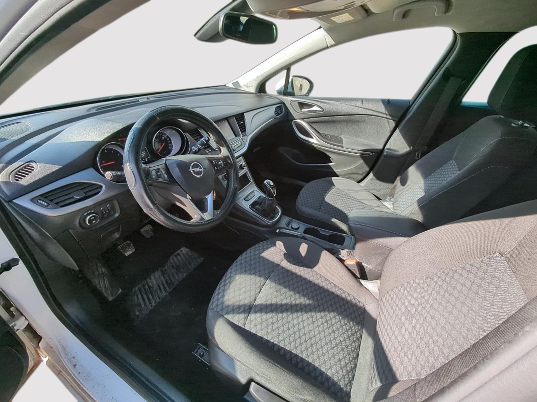 Opel Astra Sports Tourer — 10