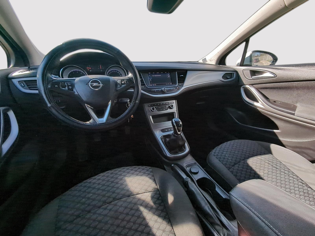 Opel Astra Sports Tourer — 11