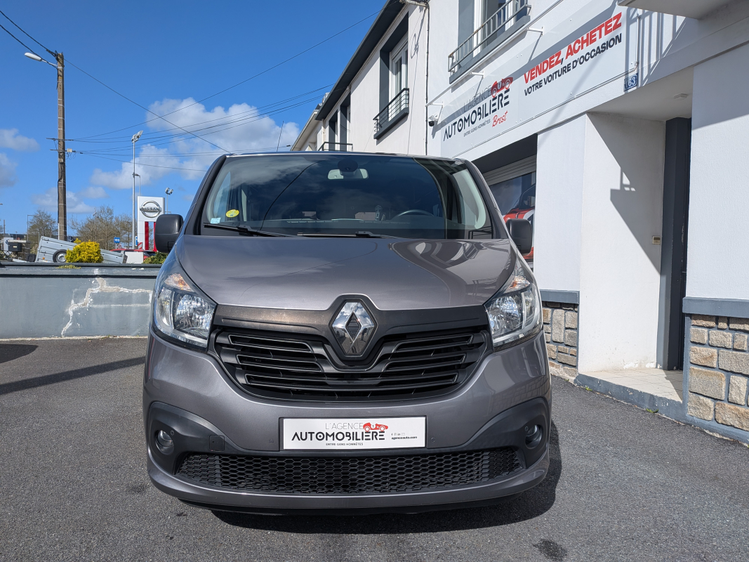 Renault Trafic Combi — 2
