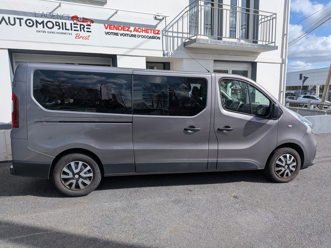 Renault Trafic Combi — 3