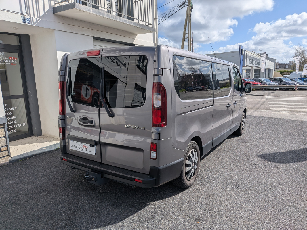 Renault Trafic Combi — 4
