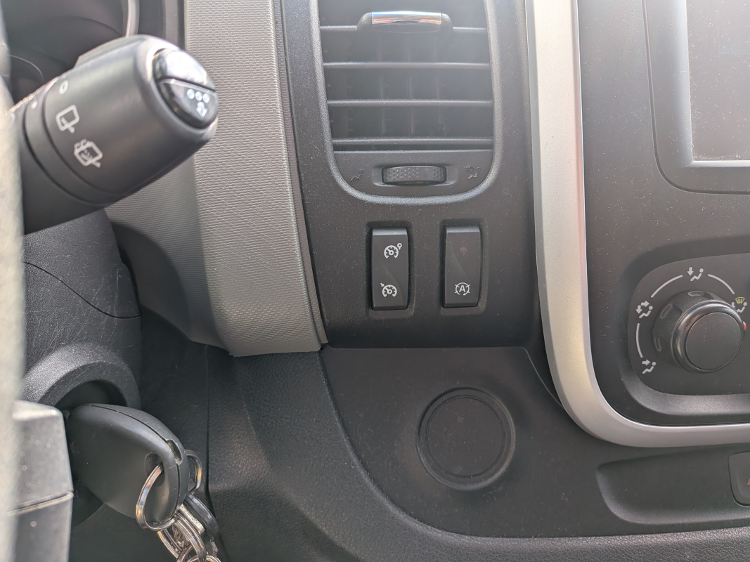 Renault Trafic Combi — 18