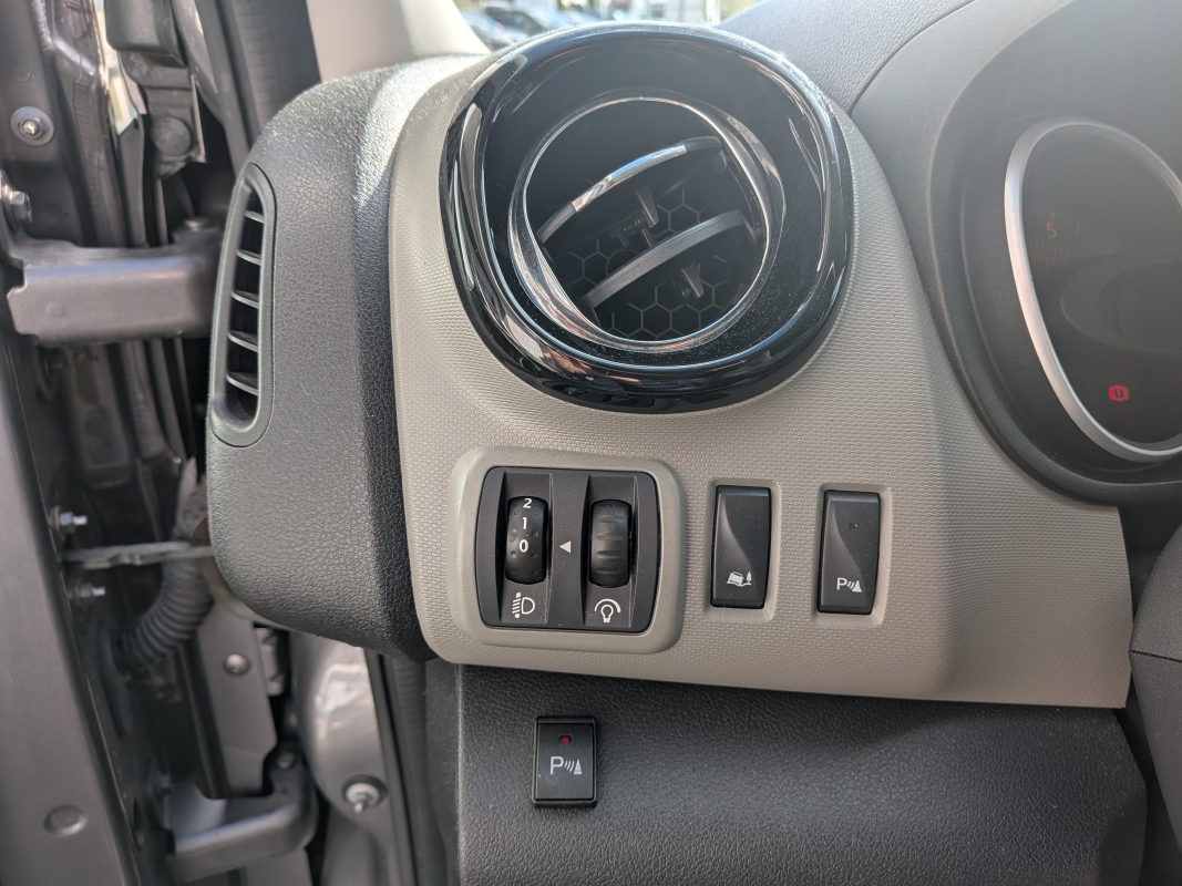 Renault Trafic Combi — 21