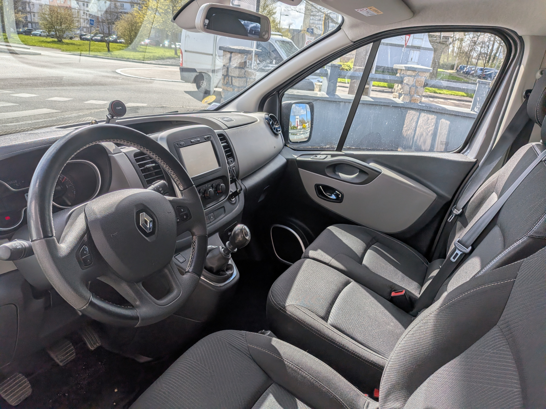 Renault Trafic Combi — 8