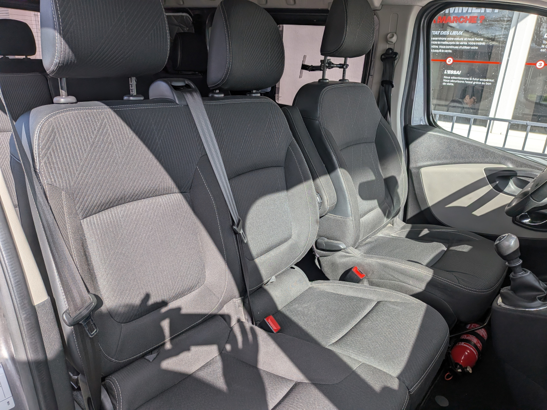 Renault Trafic Combi — 16