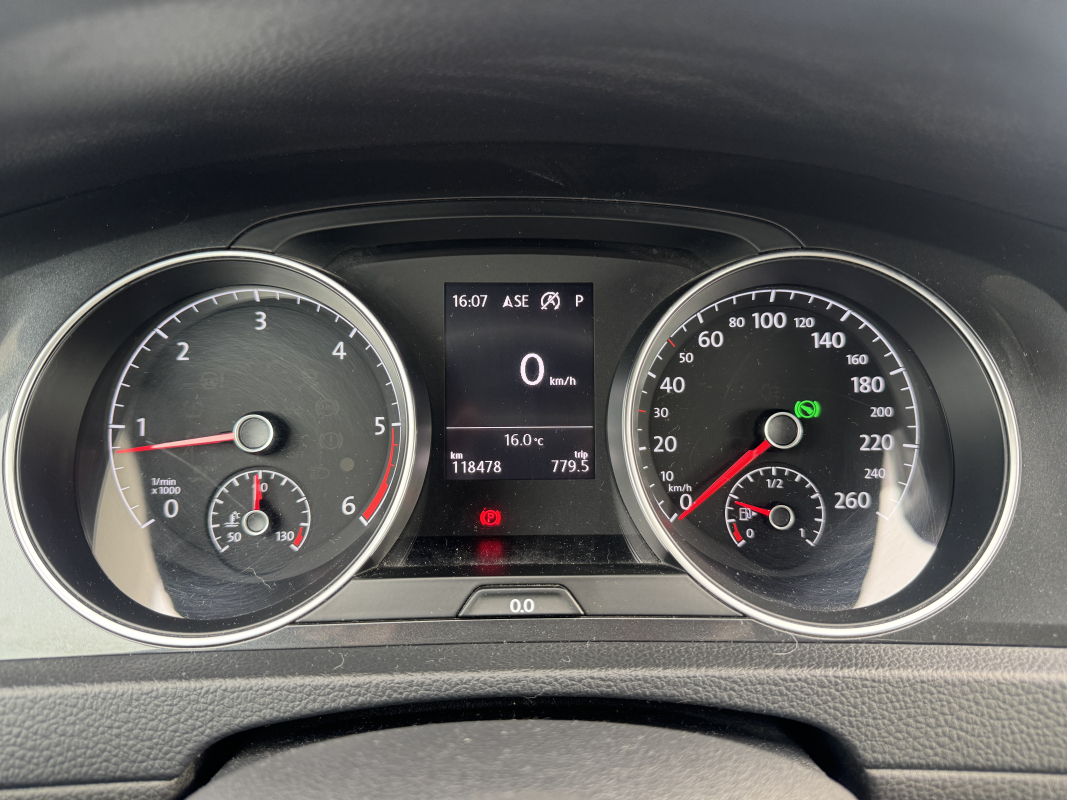Volkswagen Golf — 13