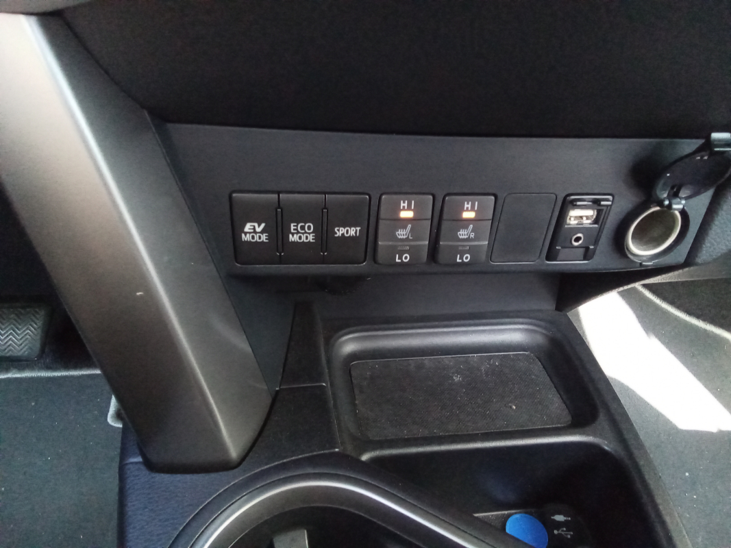 Toyota RAV4 — 13