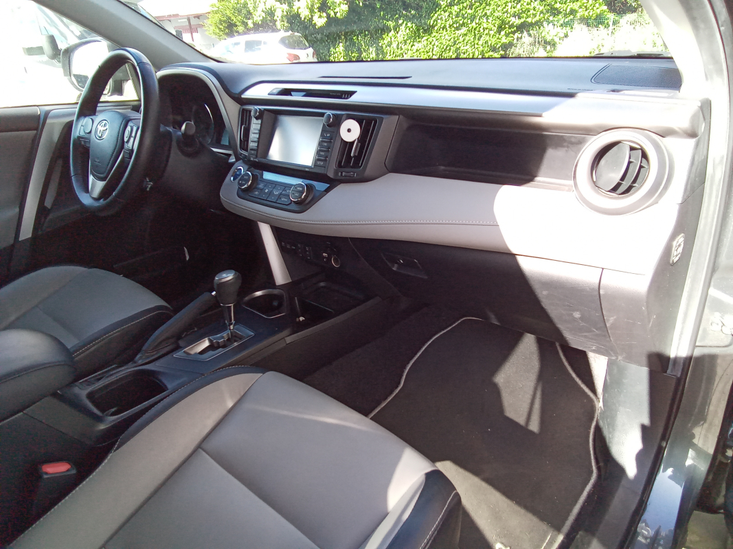 Toyota RAV4 — 14