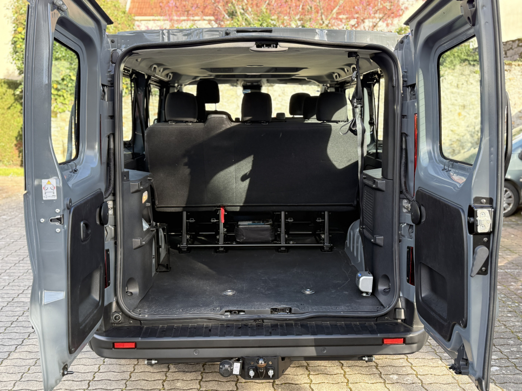 Renault Trafic Combi — 22