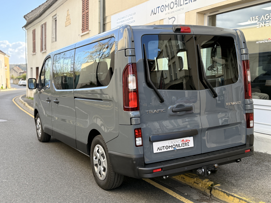 Renault Trafic Combi — 6