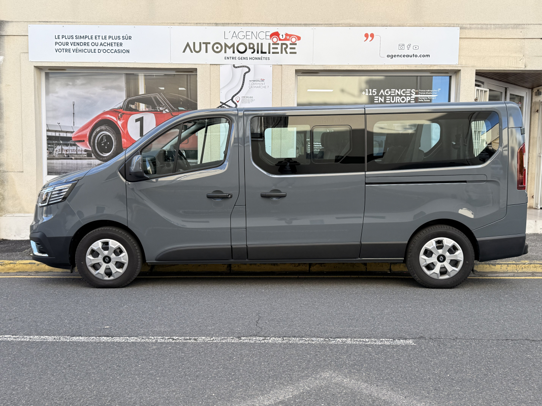 Renault Trafic Combi — 7