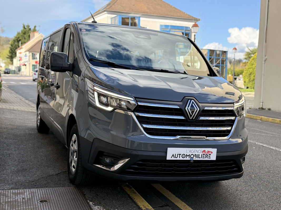 Renault Trafic Combi — 3