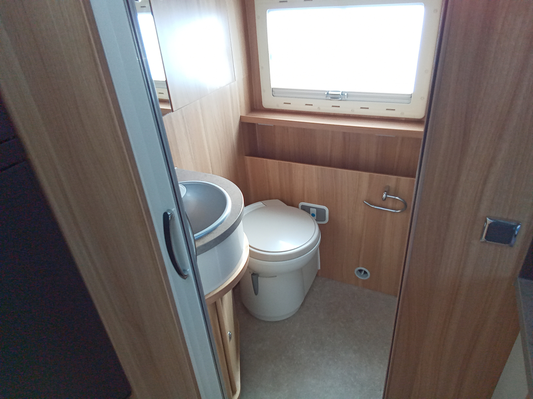 Ford Transit — 22