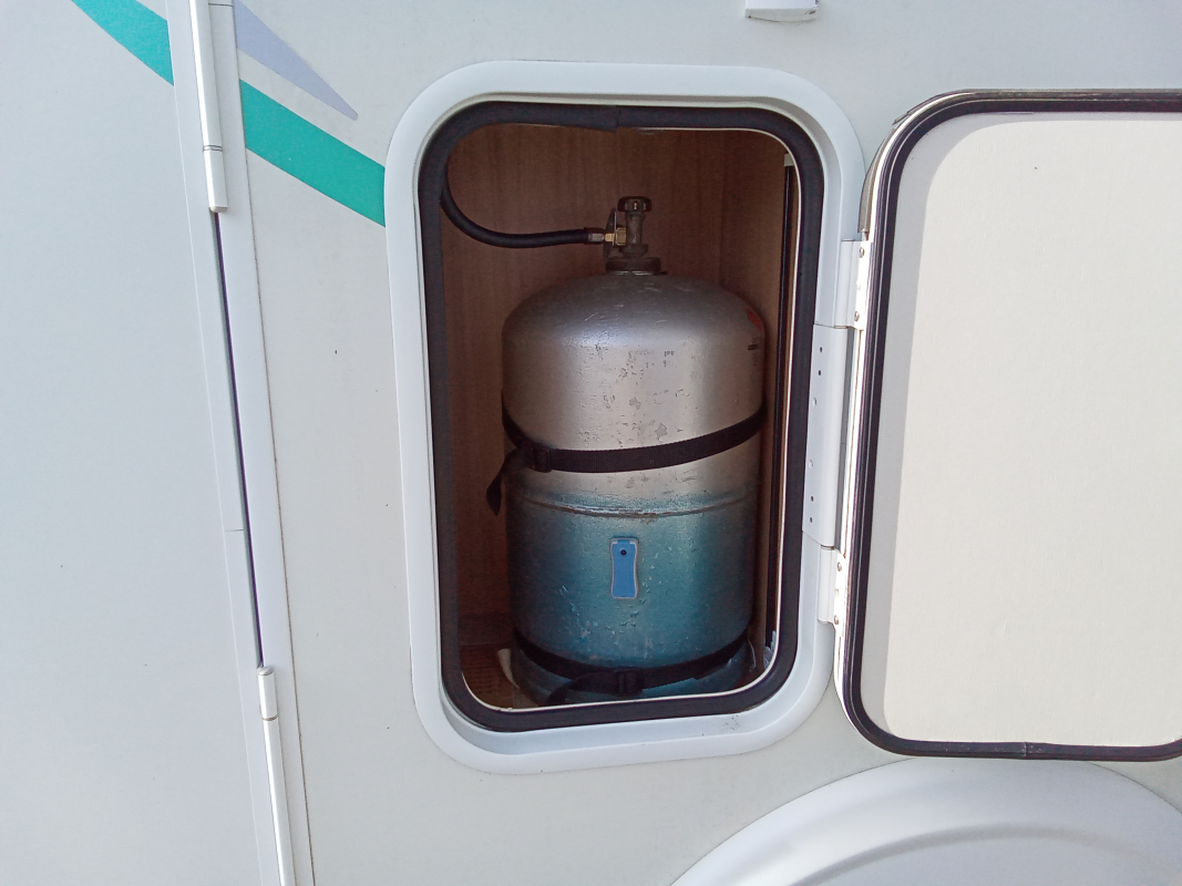 Ford Transit — 27