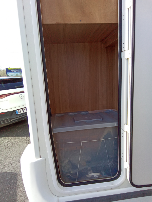 Ford Transit — 28