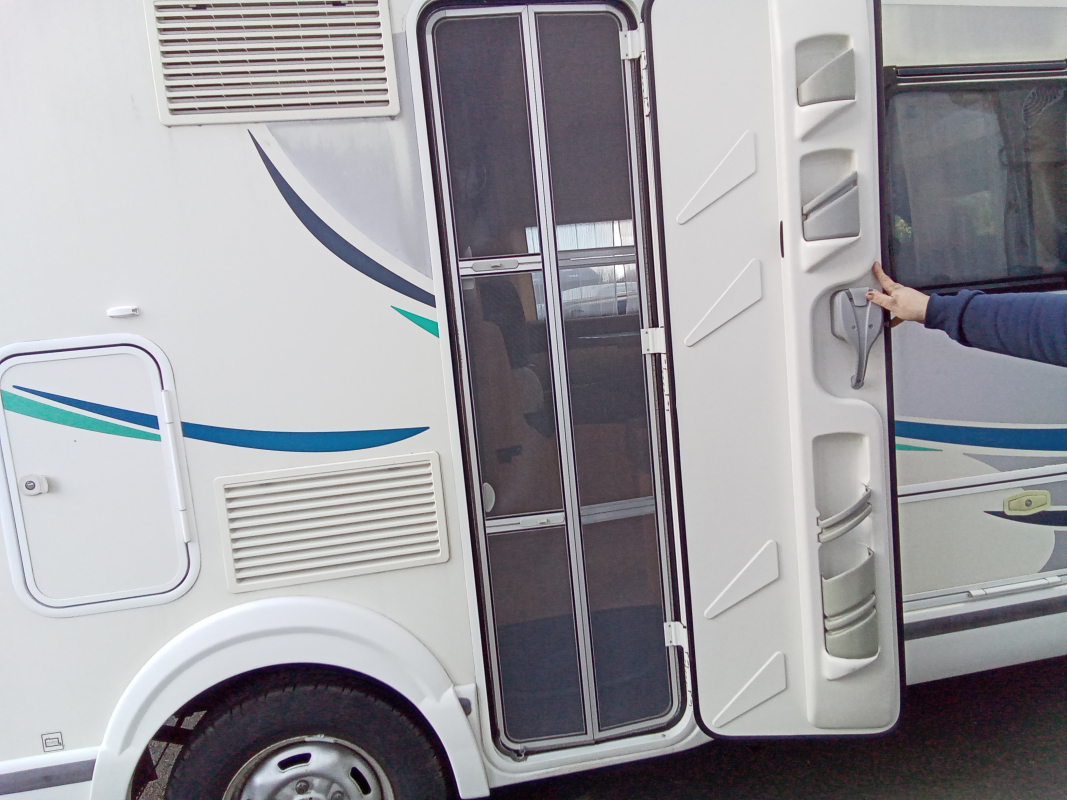 Ford Transit — 29