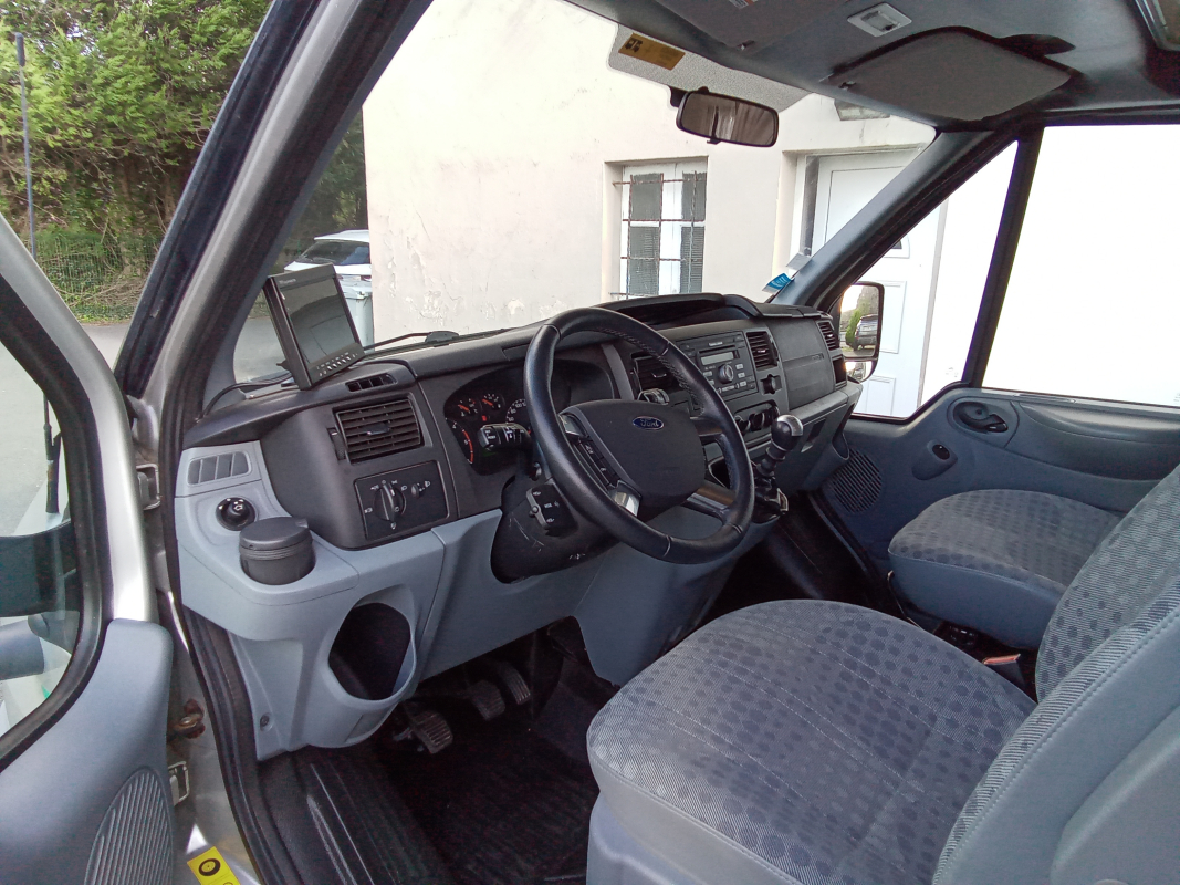 Ford Transit — 8