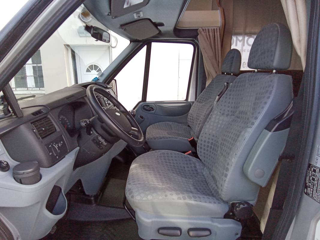 Ford Transit — 13