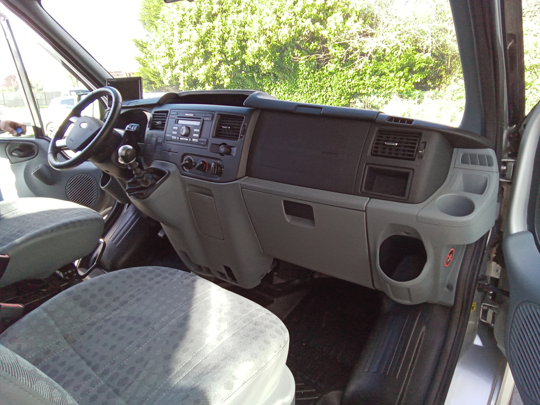 Ford Transit — 12