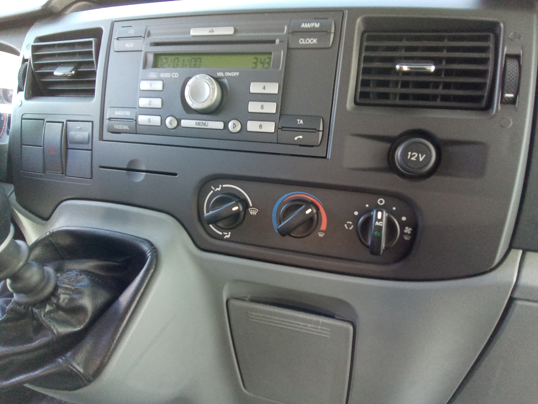 Ford Transit — 10