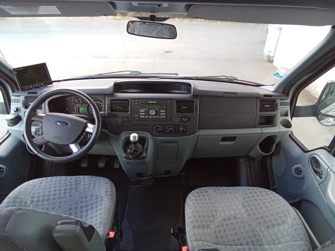 Ford Transit — 9