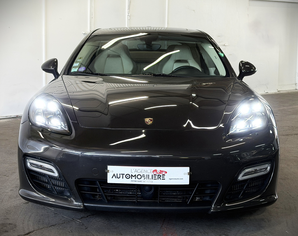 Porsche Panamera — 24