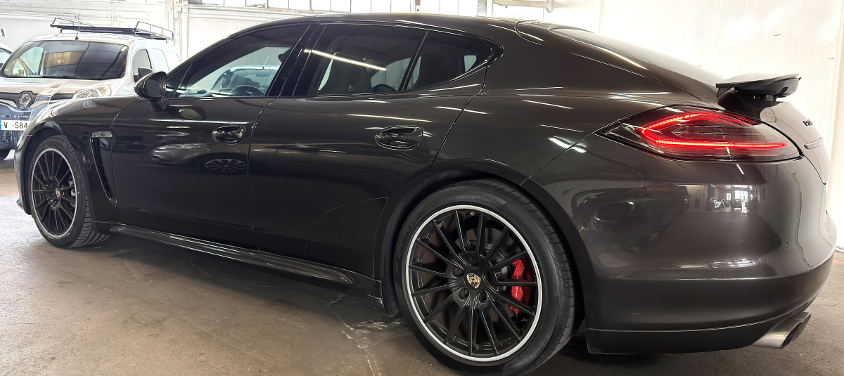 Porsche Panamera — 21