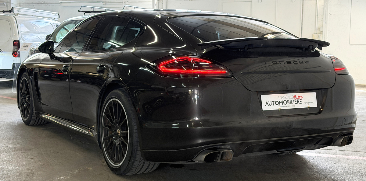 Porsche Panamera — 4