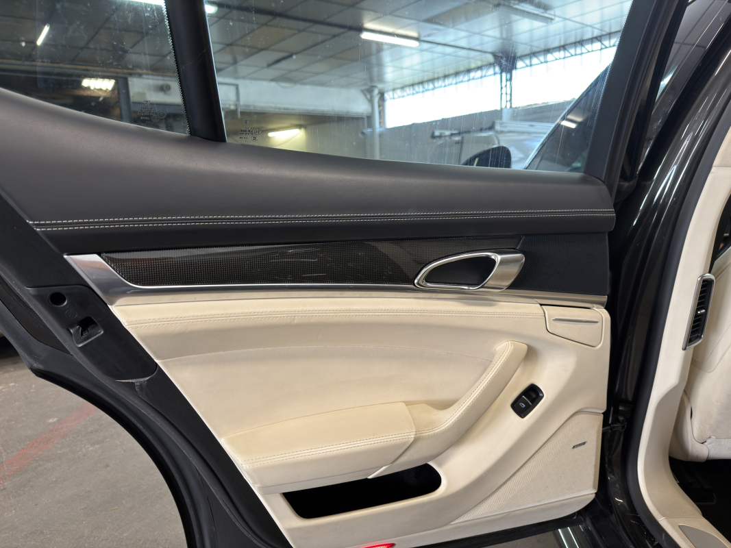Porsche Panamera — 27