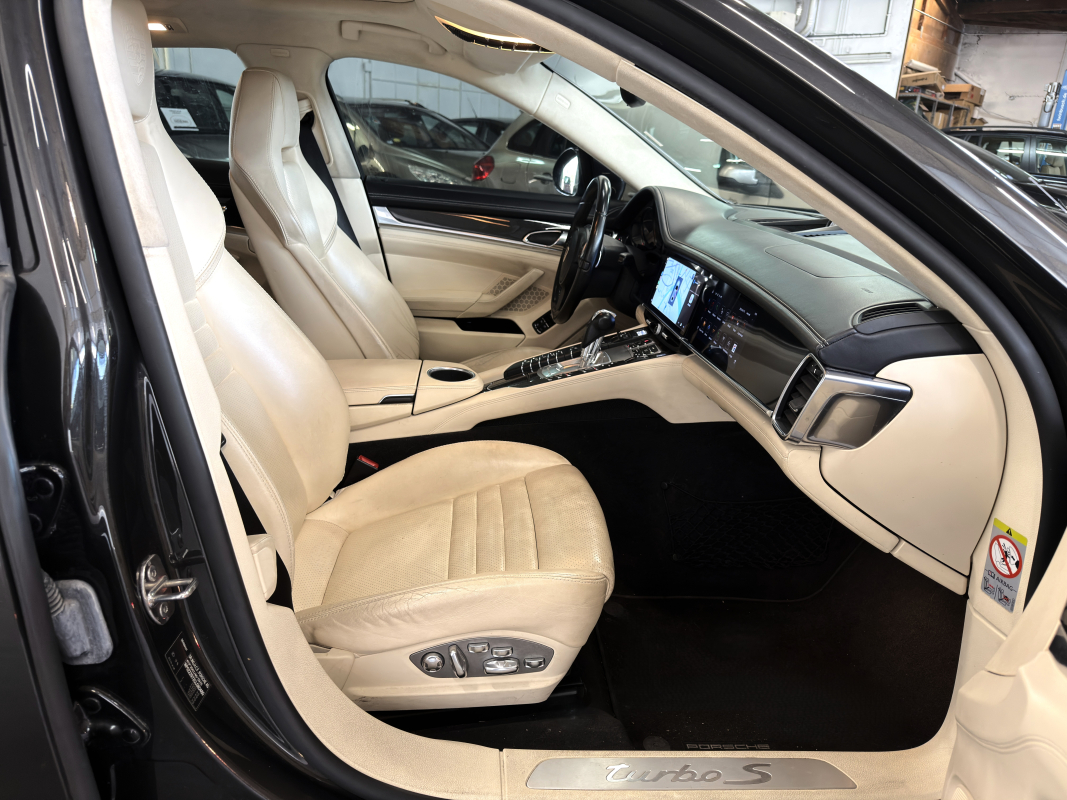 Porsche Panamera — 13
