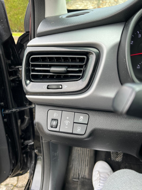 Kia Rio — 13