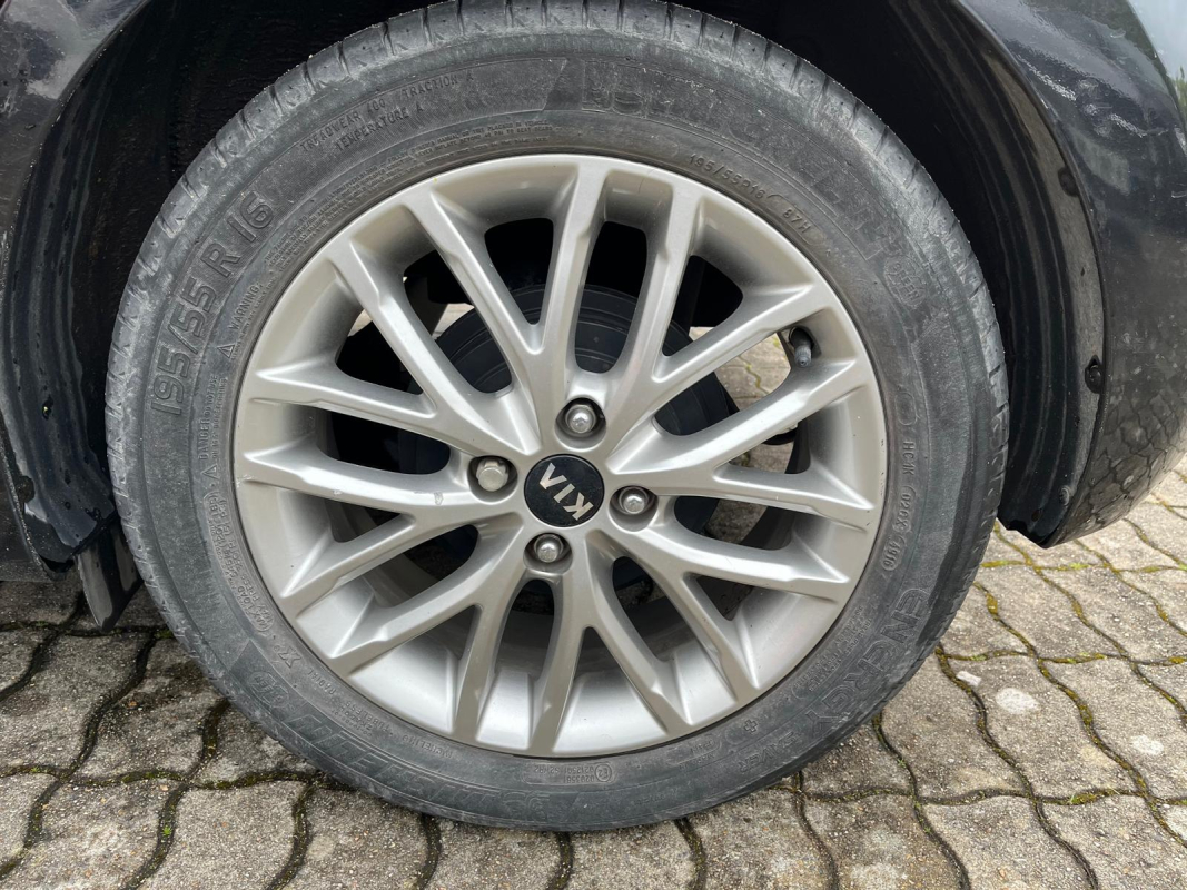 Kia Rio — 17