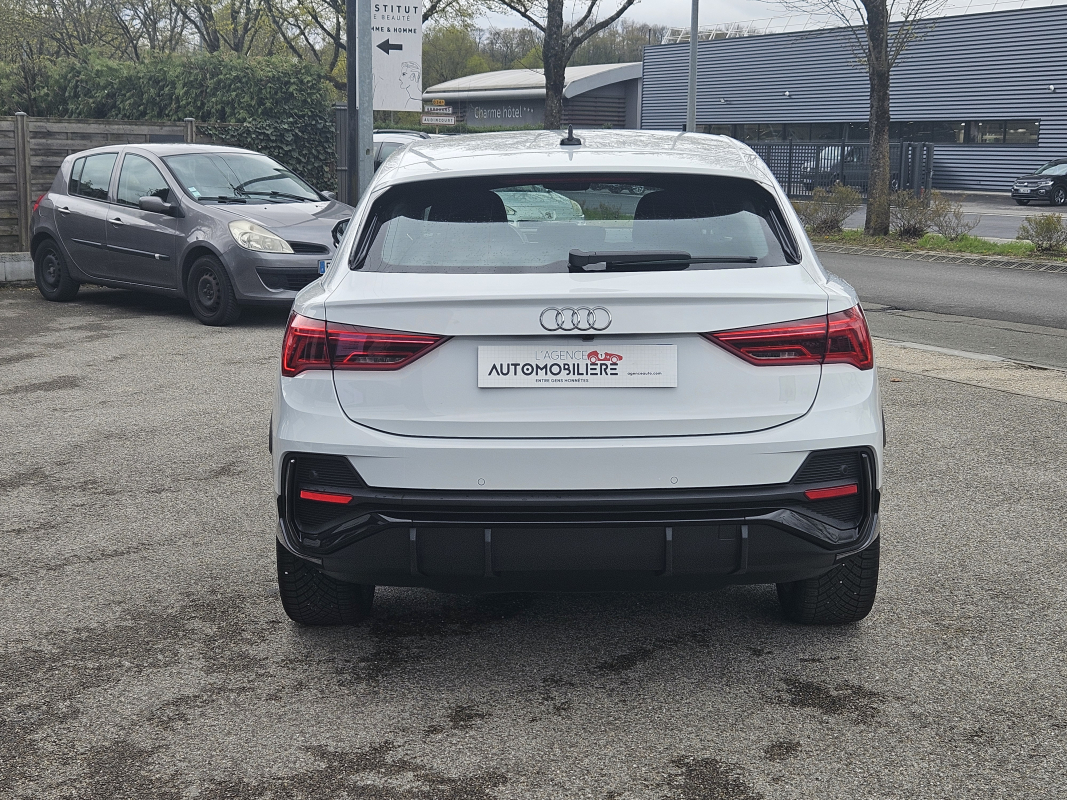 Audi Q3 Sportback — 8